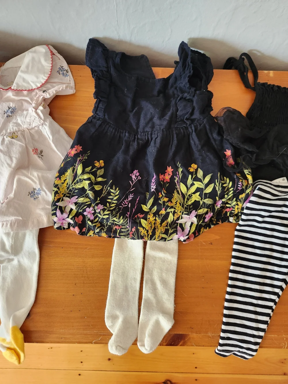 Baby Girl 0-3 Month Clothing Lot